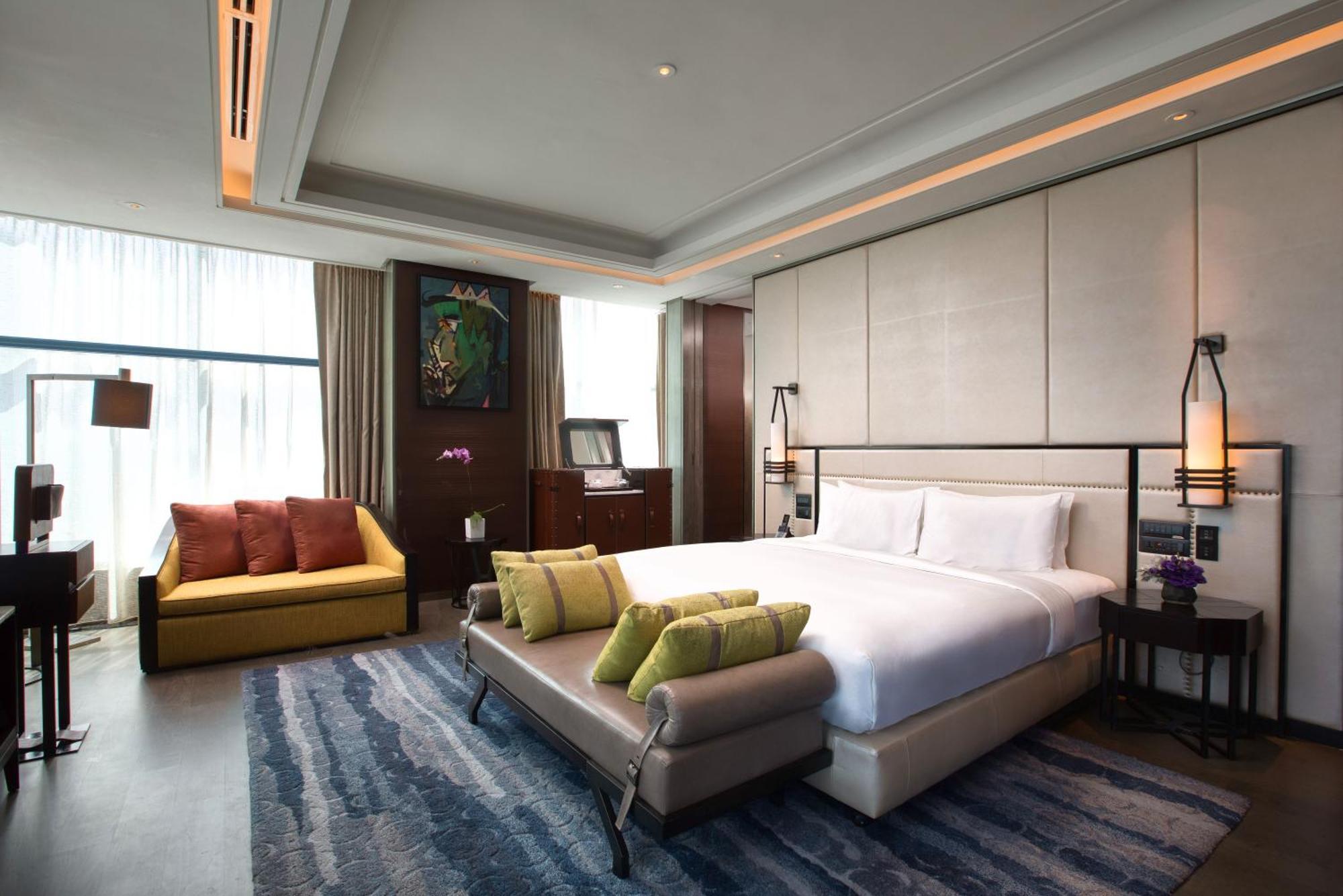 Sofitel Kuala Lumpur Damansara Hotel Exterior photo A bedroom at the hotel