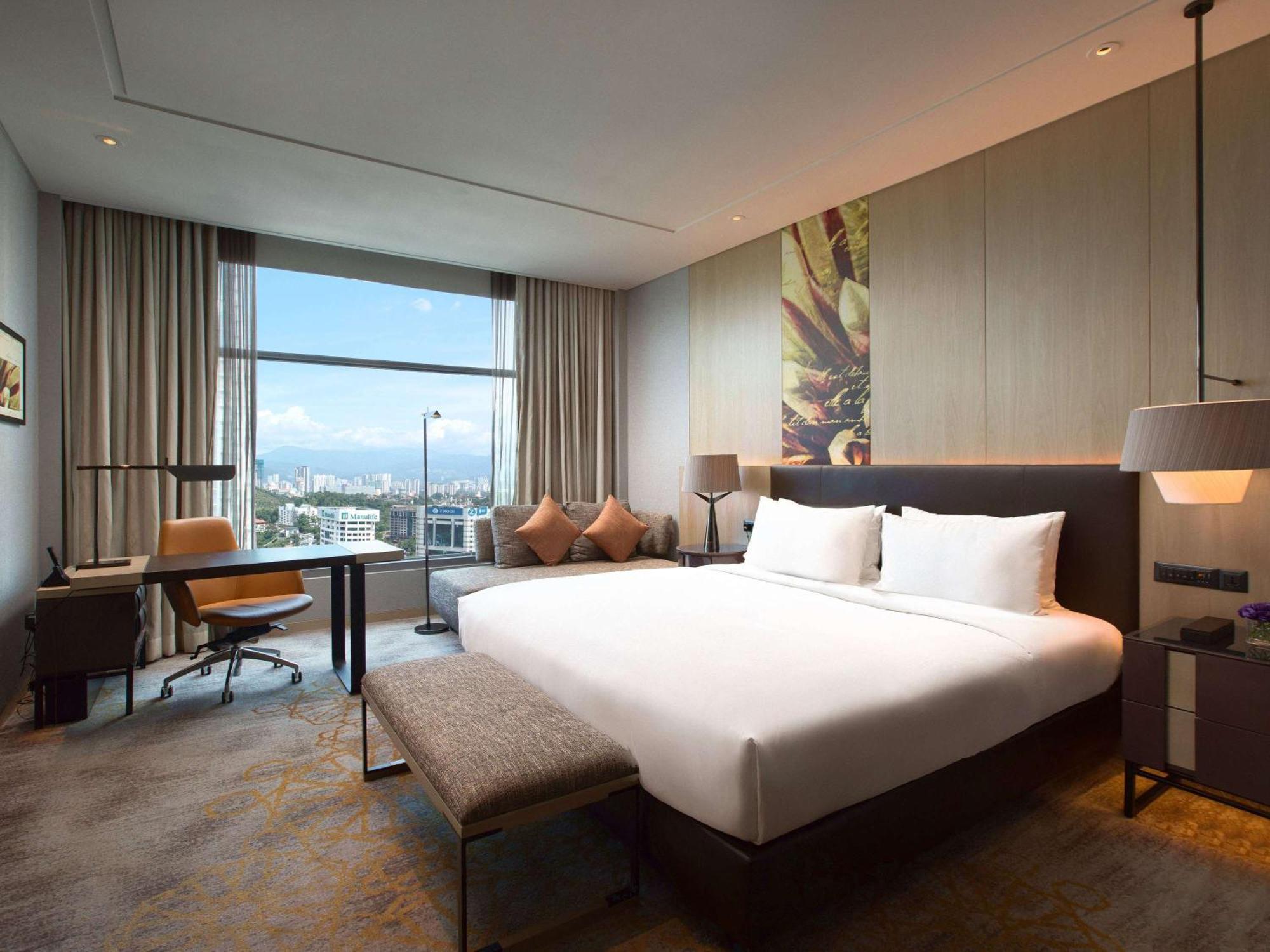 Sofitel Kuala Lumpur Damansara Hotel Exterior photo Deluxe Room